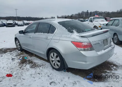 2008 Honda Accord 2.4 Lx z USA, uszkodzony, nr VIN 1HGCP26348A025626